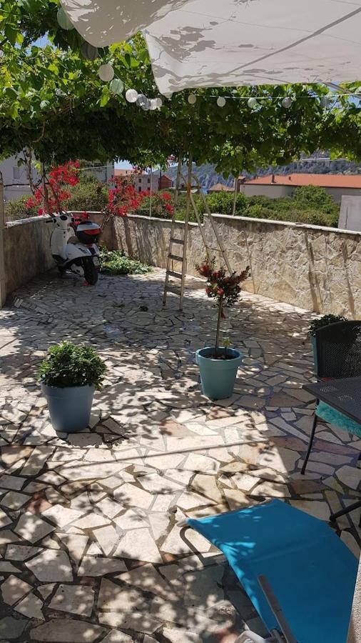 Apartments Popaj Komiža المظهر الخارجي الصورة