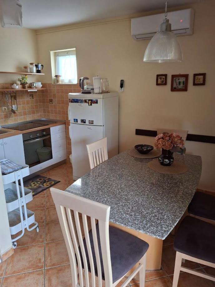 Apartments Popaj Komiža المظهر الخارجي الصورة