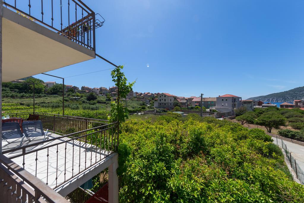 Apartments Popaj Komiža المظهر الخارجي الصورة